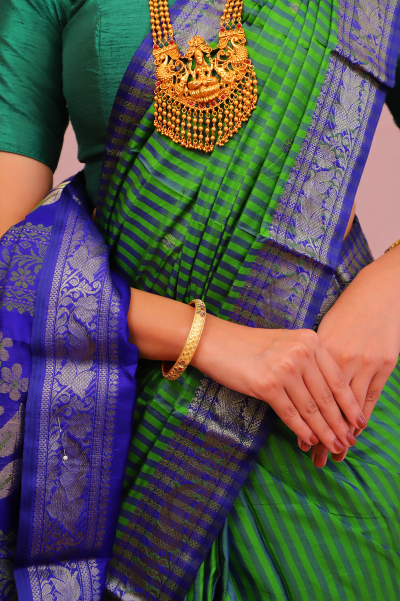 Handwoven Green & Blue Muslin Jamdani Saree