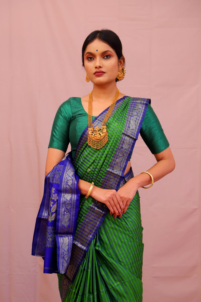 Handwoven Green & Blue Muslin Jamdani Saree